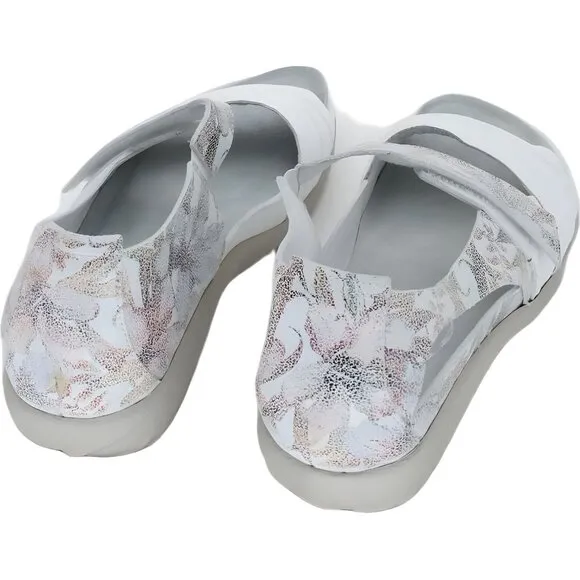 NAOT Women's Soft White Floral Papaki Sandal Size 12-12.5