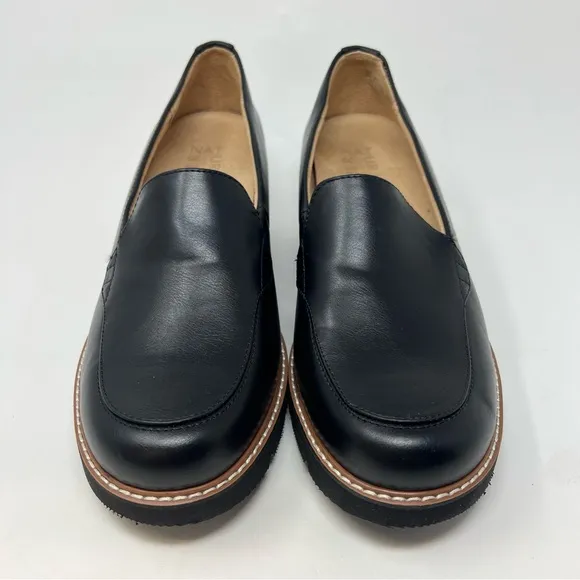 Naturalizer Cabaret Loafers Size 9 Wide Black Synthetic Leather Lug Sole