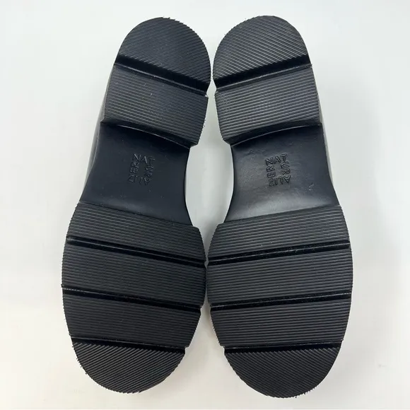 Naturalizer Cabaret Loafers Size 9 Wide Black Synthetic Leather Lug Sole