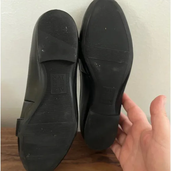 Naturalizer Flat Loafers Kayden Moc Size 7 Buckle Slip On Flats Black Modern EUC