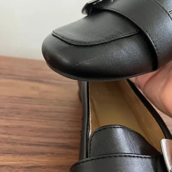 Naturalizer Flat Loafers Kayden Moc Size 7 Buckle Slip On Flats Black Modern EUC