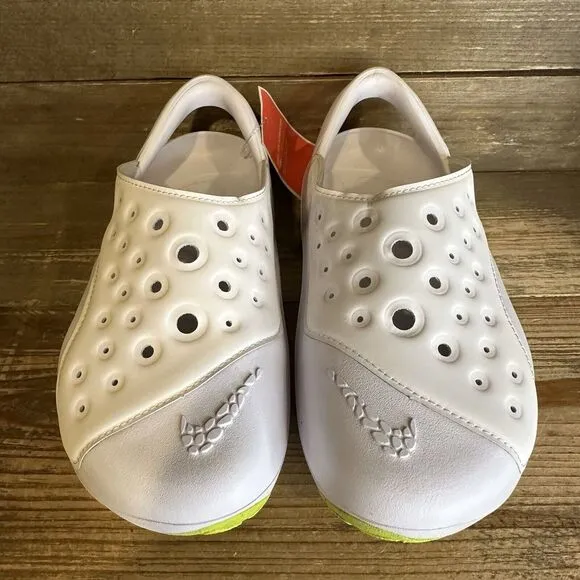 New $55 Big Kids Nike‎ Aqua Swoosh Water/Land White Shoes Sandals Size 1 Y