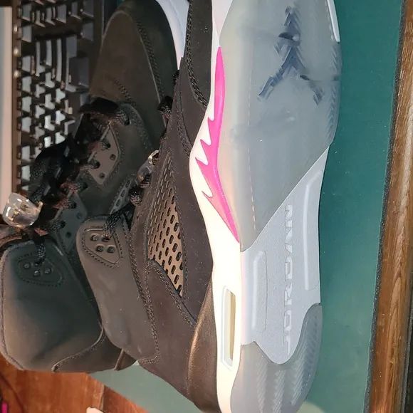 New, Air Jordan Retro 5 GS sneakers