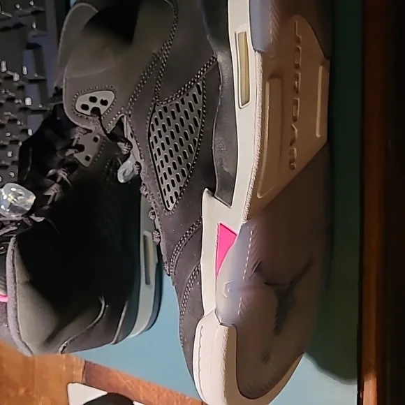 New, Air Jordan Retro 5 GS sneakers