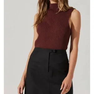 NEW ASTR zea sweater in mulberry