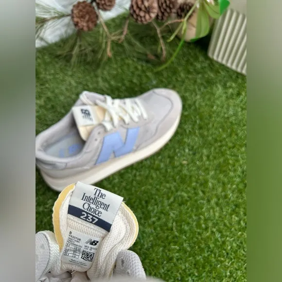 New Balance 237 Sneakers women sizer 8.5 NEW Rain Cloud/Daydream