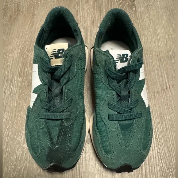 New Balance 327 Green and White Sneakers