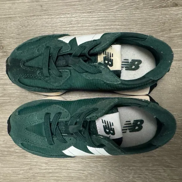 New Balance 327 Green and White Sneakers