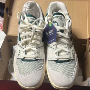 New Balance 550 White and Green Sneakers size 9 NIB