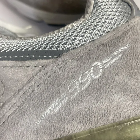 New Balance 990 gray sneakers nwot