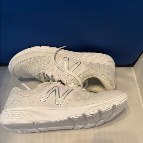 New Balance White Sneakers women’s size 8