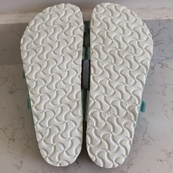 NEW Birkenstock Mayari sandals