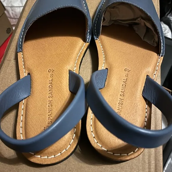 New! Classic Flat Sandals for Women – Dressy Soft Leather Peep Toe Flat Sandals