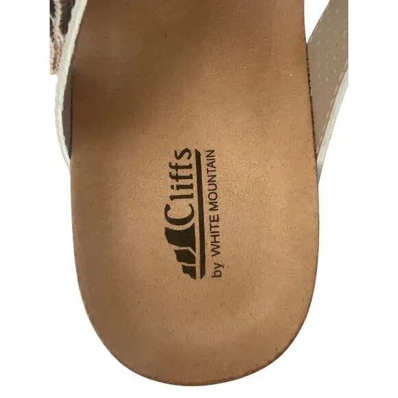New Cliffs by White Mountain Women’s Tan Comfort slide sandals size 9 1/2 W.