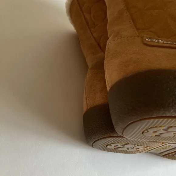 New Coach Tan Suede Shearling  Genuine Leather Mid Calf Lace Up Boots size 8