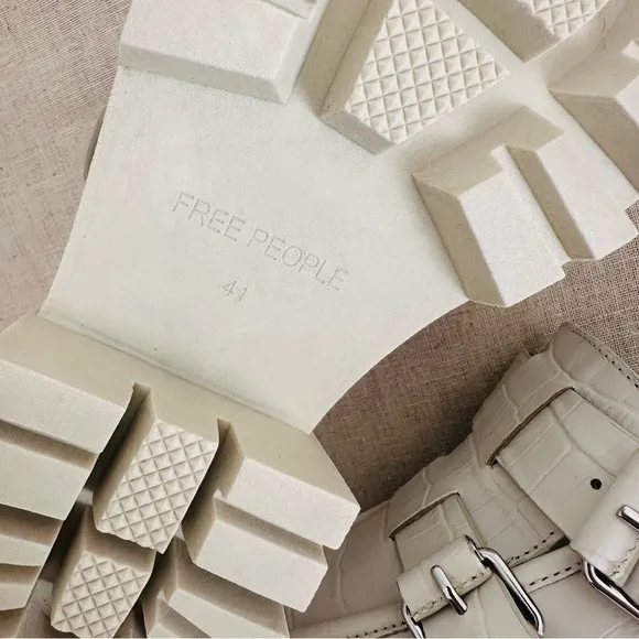 New Free People Buckle Lyra Leather Lug Croc Loafers Mules off white