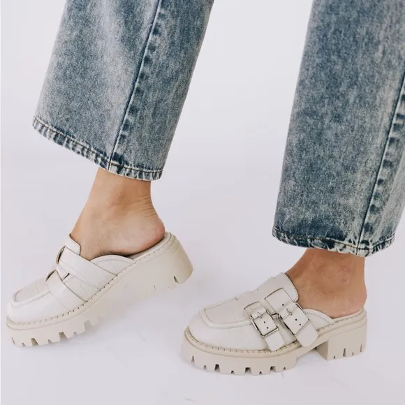 New Free People Buckle Lyra Leather Lug Croc Loafers Mules off white