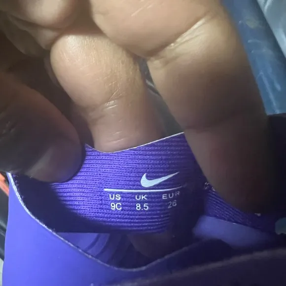 New in box girls Nike water sandals