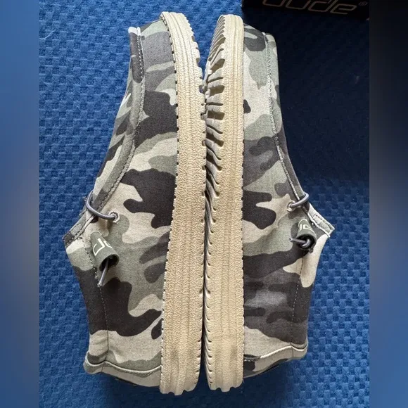 New In Box Hey Dude Wally Camo Slip On Loafers Size 11