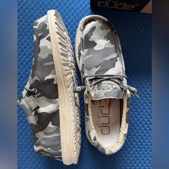 New In Box Hey Dude Wally Camo Slip On Loafers Size 11