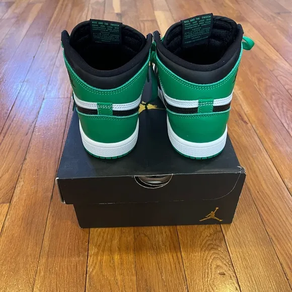 New Jordan 1 Retro High OG Lucky Green