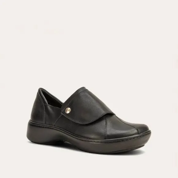 NEW NAOT women's lagoon velcro shoes in soft black/jet black