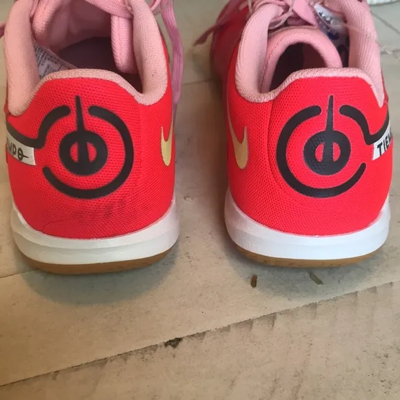 New Nike Tempo