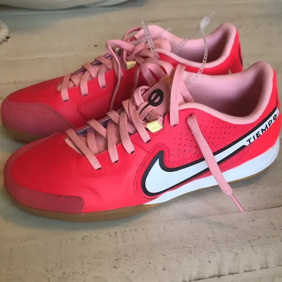 New Nike Tempo