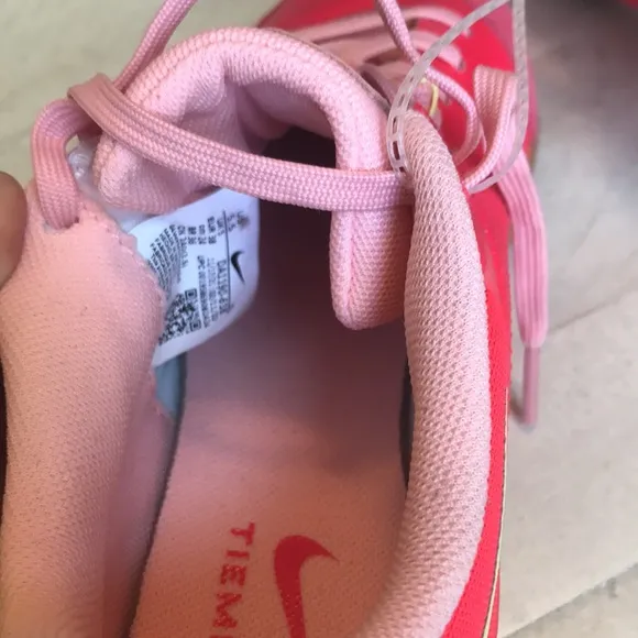 New Nike Tempo