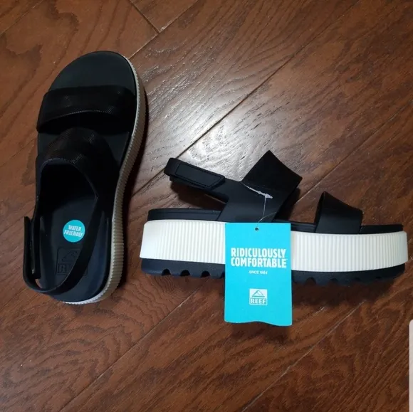 NEW! Reef Water Vista Higher Platform Sandals sz 7 NWT