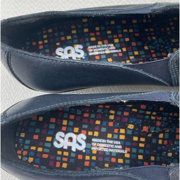 NEW SAS Navy Blue Leather Nora Slip on Comfort Loafers. Women’s size 9.5