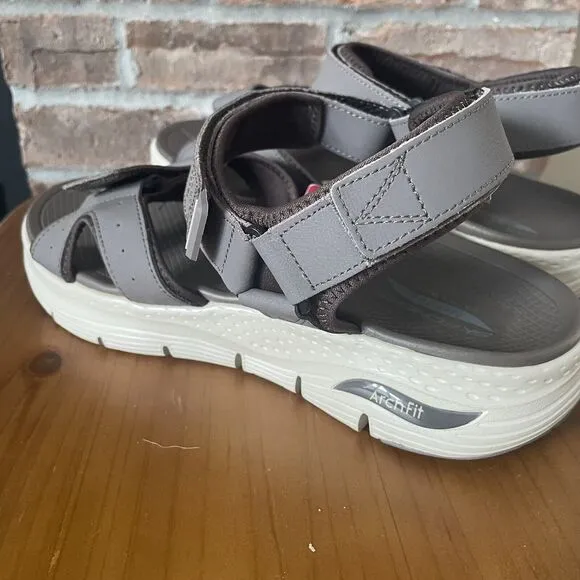 NEW Skechers Arch Fit Sandals Size 11 Extra Wide Podiatrist Designed 237372WW