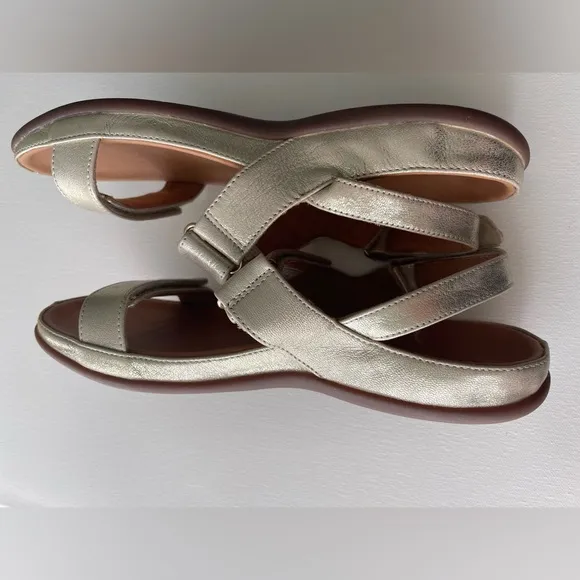 New Strive Kona Orthotic Sandals Gold Size UK:7 EU:40.5/41US:9.5-10