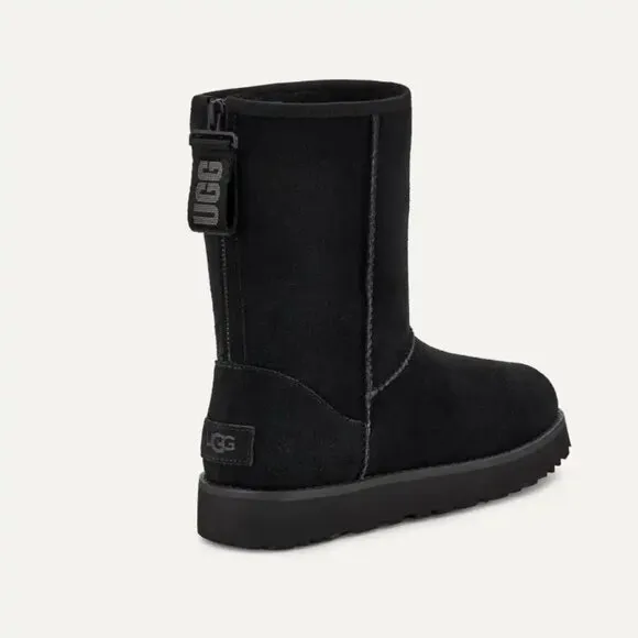 NEW UGG Classic Short Logo Zip Boots Womens 7 Cozy Shearling Suede Classic