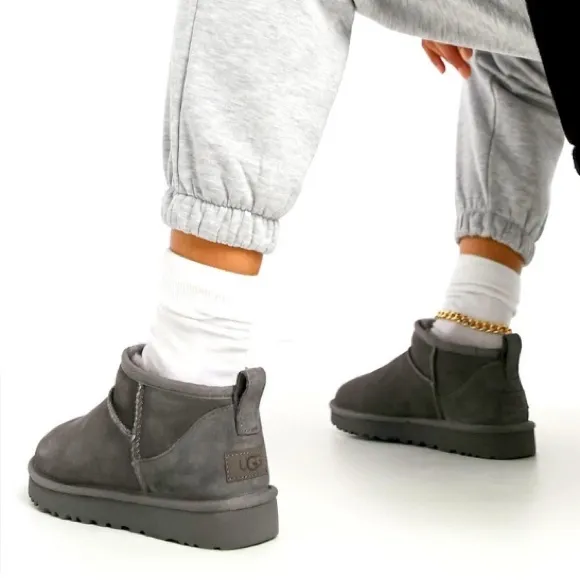 NEW Ugg Classic Ultra Mini Shearling Ankle Boots in Grey Suede Men’s Sz 9