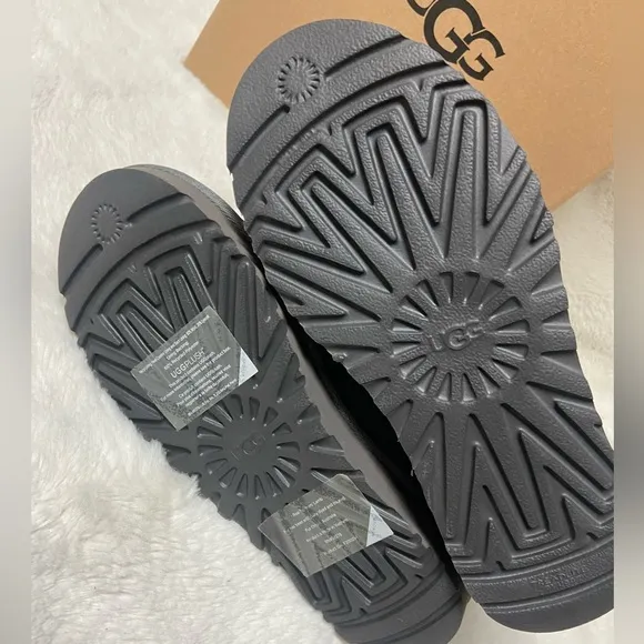 New UGG Constantine grey satin ribbon boots size 6 charcoal