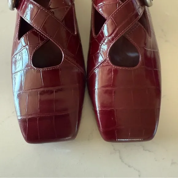 New Vince Cici square toe croc embossed red flats Size: 6