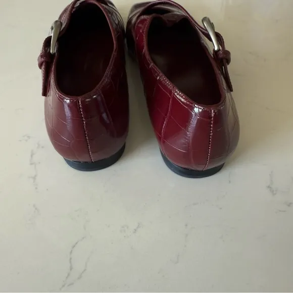 New Vince Cici square toe croc embossed red flats Size: 6