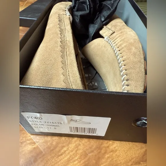 New‼️size 11.5 suede driving moccasin. With dust bags in the original box👞