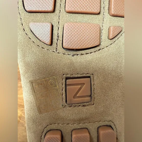 New‼️size 11.5 suede driving moccasin. With dust bags in the original box👞