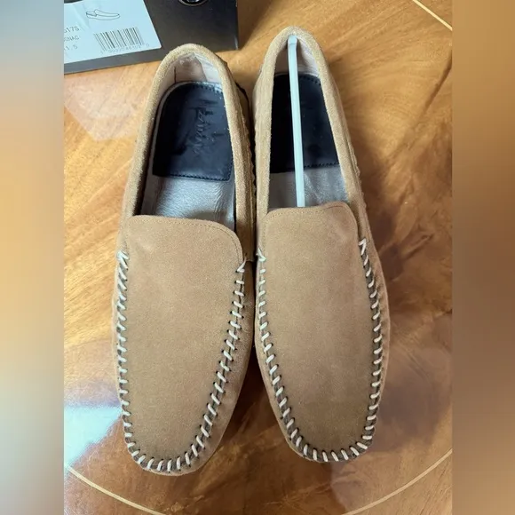 New‼️size 11.5 suede driving moccasin. With dust bags in the original box👞