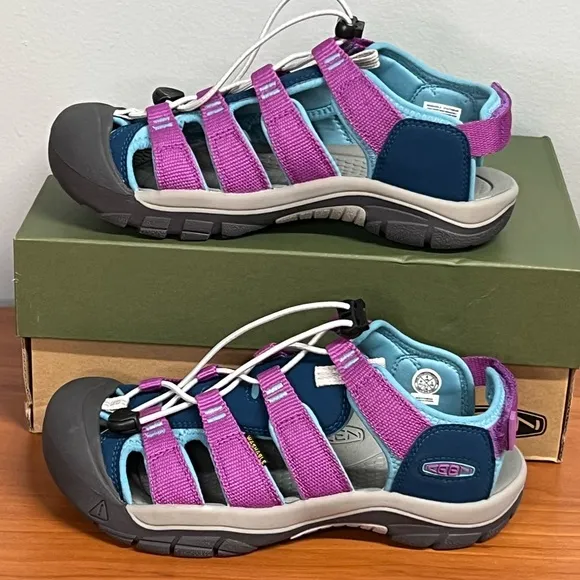 NIB Keen Big Kids' Newport Boundless Pink and Blue Closed Toe Sandals Size 4