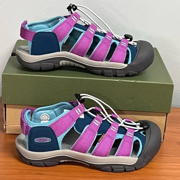NIB Keen Big Kids' Newport Boundless Pink and Blue Closed Toe Sandals Size 4