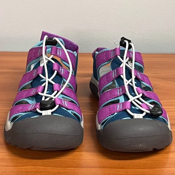 NIB Keen Big Kids' Newport Boundless Pink and Blue Closed Toe Sandals Size 4