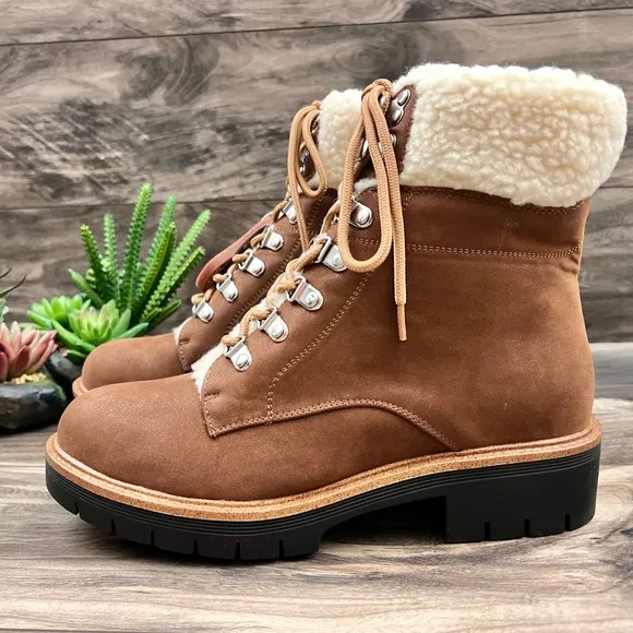 NIB Mia Regis Faux Shearling Trim Lug Sole Lace Up Ankle Boots Bootie Cognac