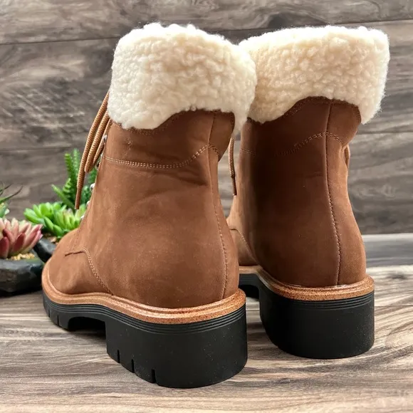 NIB Mia Regis Faux Shearling Trim Lug Sole Lace Up Ankle Boots Bootie Cognac