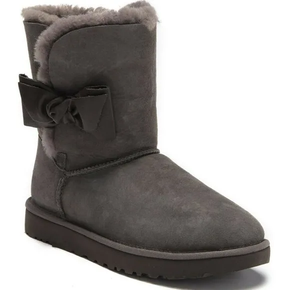 NIB UGG Bailey Bow Daelynn Short Sheepskin Leather Shearling Boots GRAY US 6 6.5