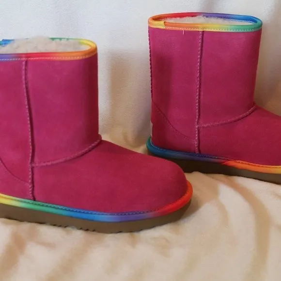 NIB UGG CLASSIC SHORT FUSCHIA PINK SUEDE YOUTH‎ 5 6 WOMEN'S 7 8 BOOTS
