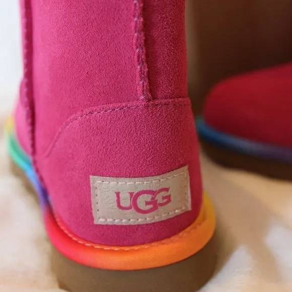 NIB UGG CLASSIC SHORT FUSCHIA PINK SUEDE YOUTH‎ 5 6 WOMEN'S 7 8 BOOTS