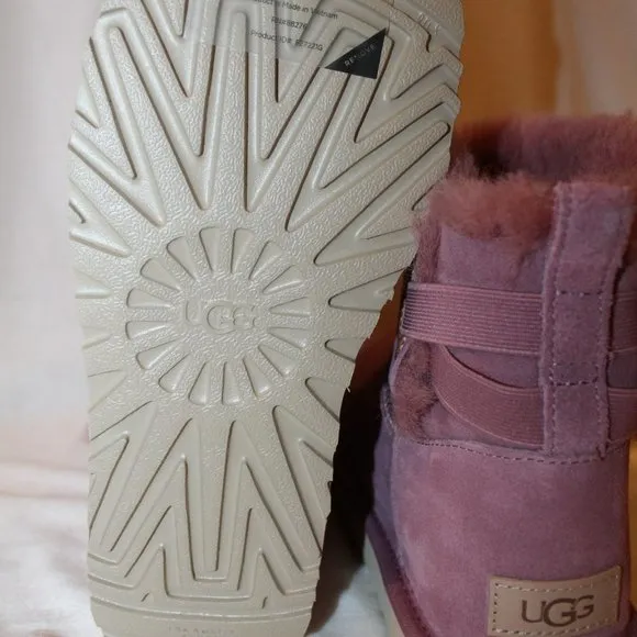 NIB UGG WOMEN'S‎ BAILEY FLEX SUEDE MINI SHEARLING LINED BOOTS